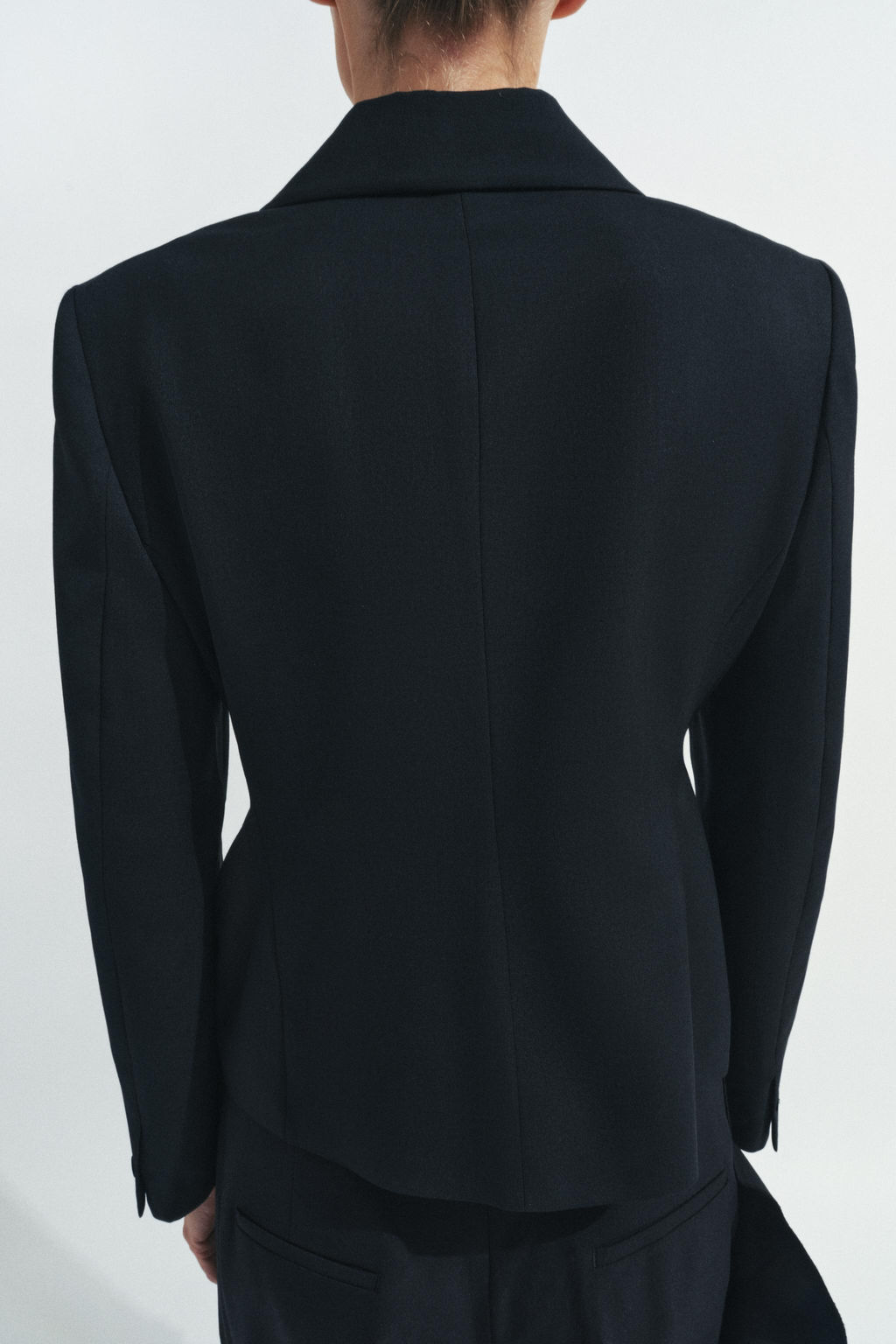 BLAZER ENTALLADA CON LANA ZW COLLECTION / Negro - Zara фото 2