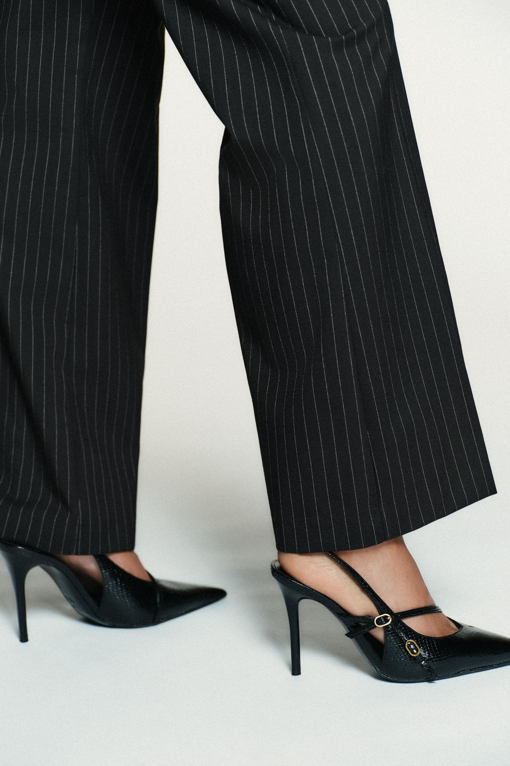 HIGH-HEEL SHOES WITH STRAPS AND BUCKLES - Zara фото 12