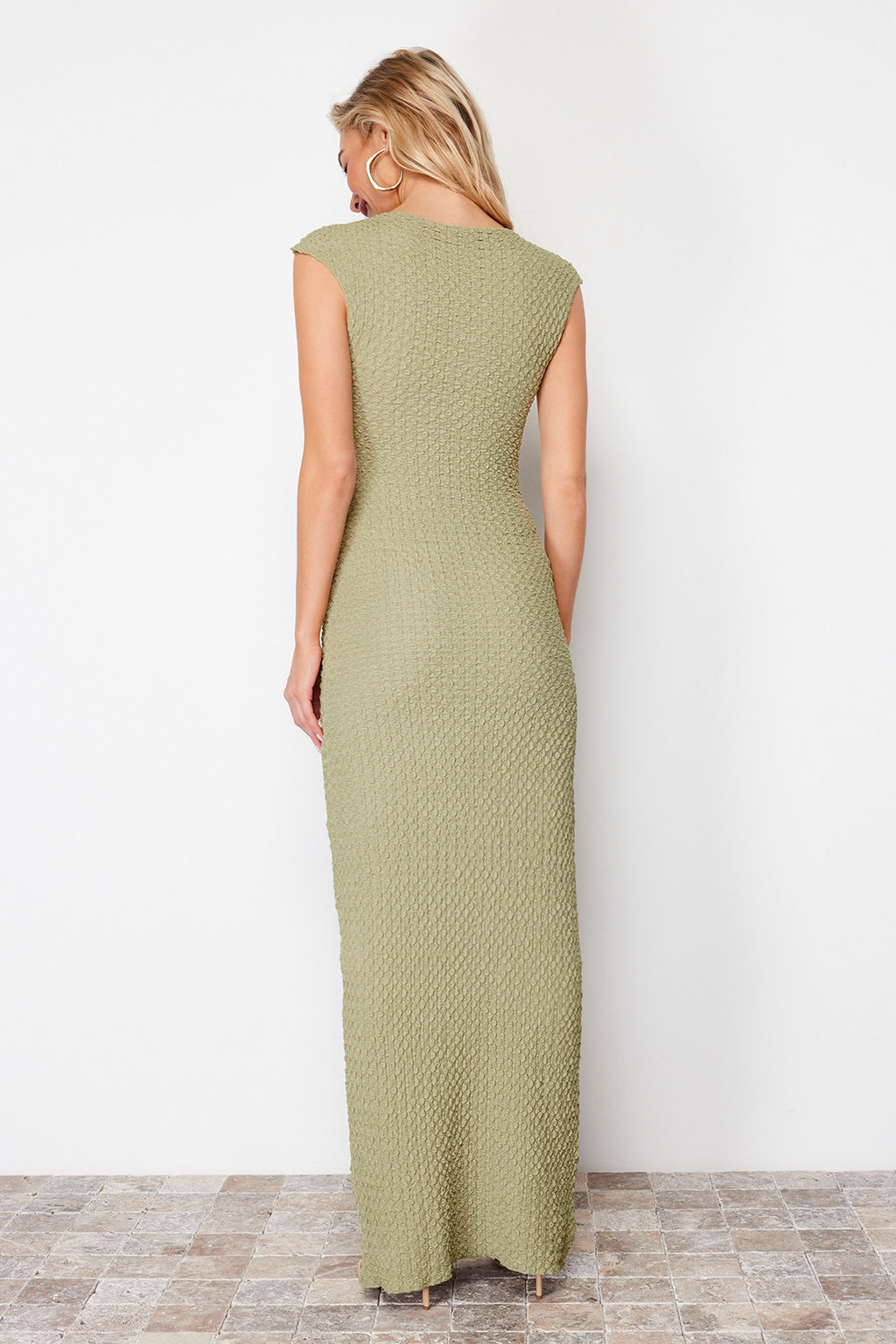 Haki Dokulu Kumas Fitted/Vucuda Oturan Ay Kol Esnek Orme Midi Kalem Elbise TWOSS24EL00103