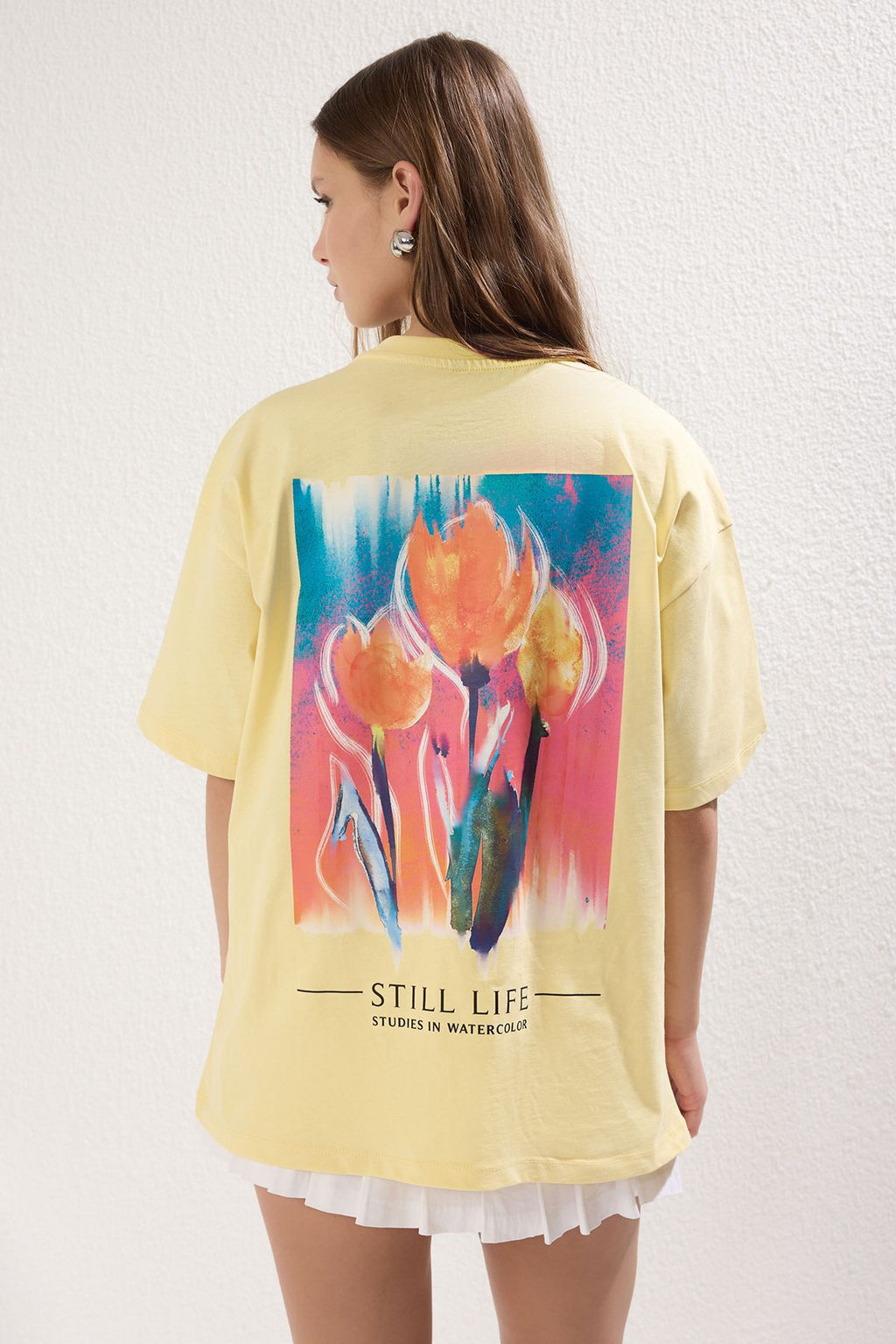 TRENDYOLMILLA Ac?k Sar? %100 Pamuk Oversize/Genis Kal?p On Arka Bask?l? Orme T-Shirt TWOSS25TS00055  фото 9