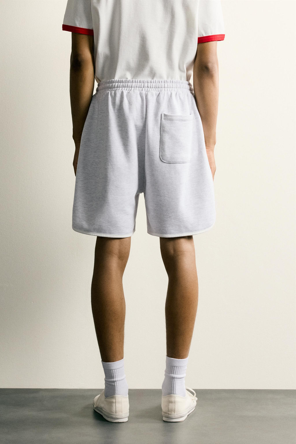 BERMUDA JOGGER BORDADO PARCHES / Gris vigor? - Zara фото 3