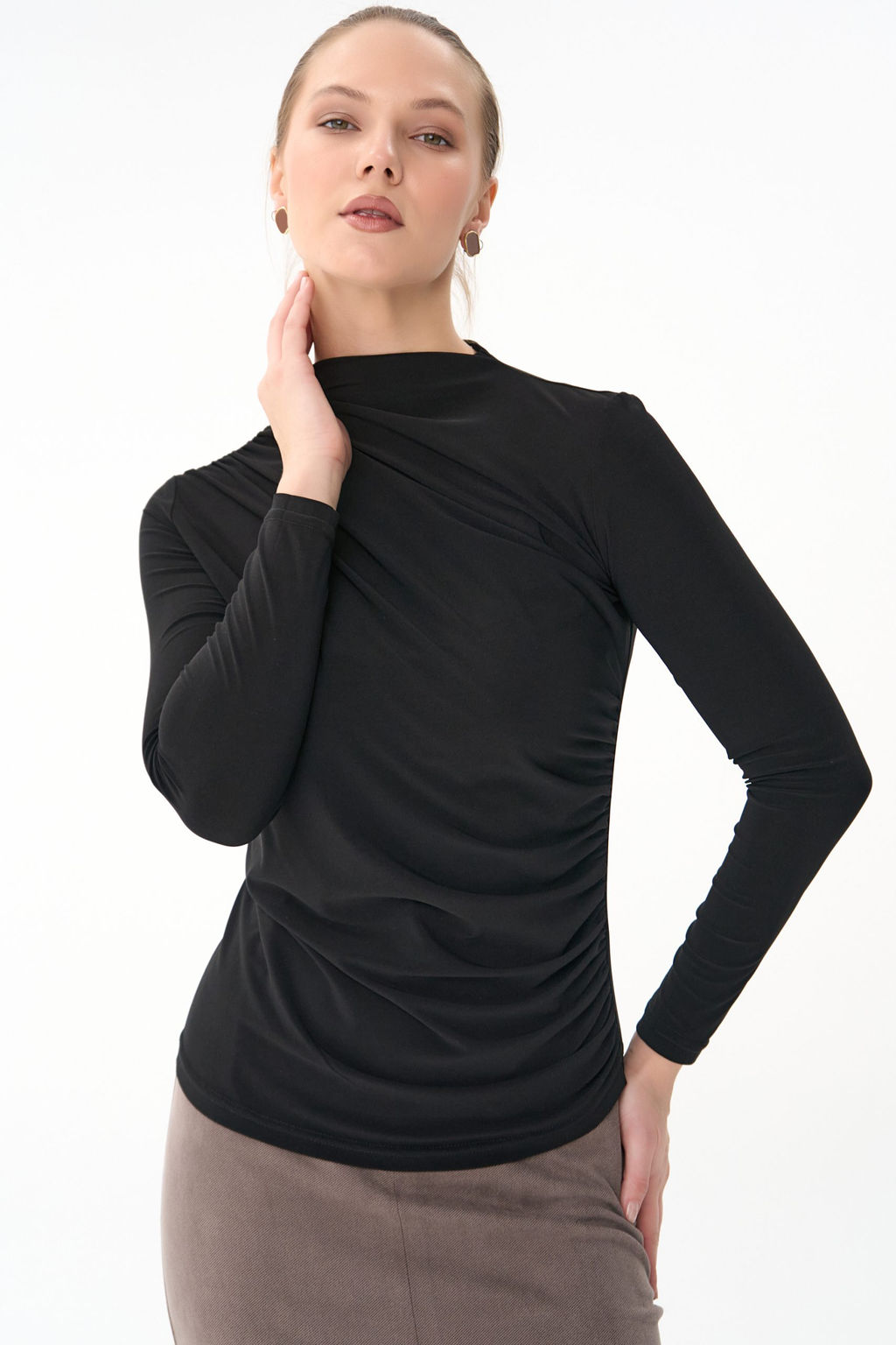 Лонгслив Нора (чёрный-2) - Эльза фото 4