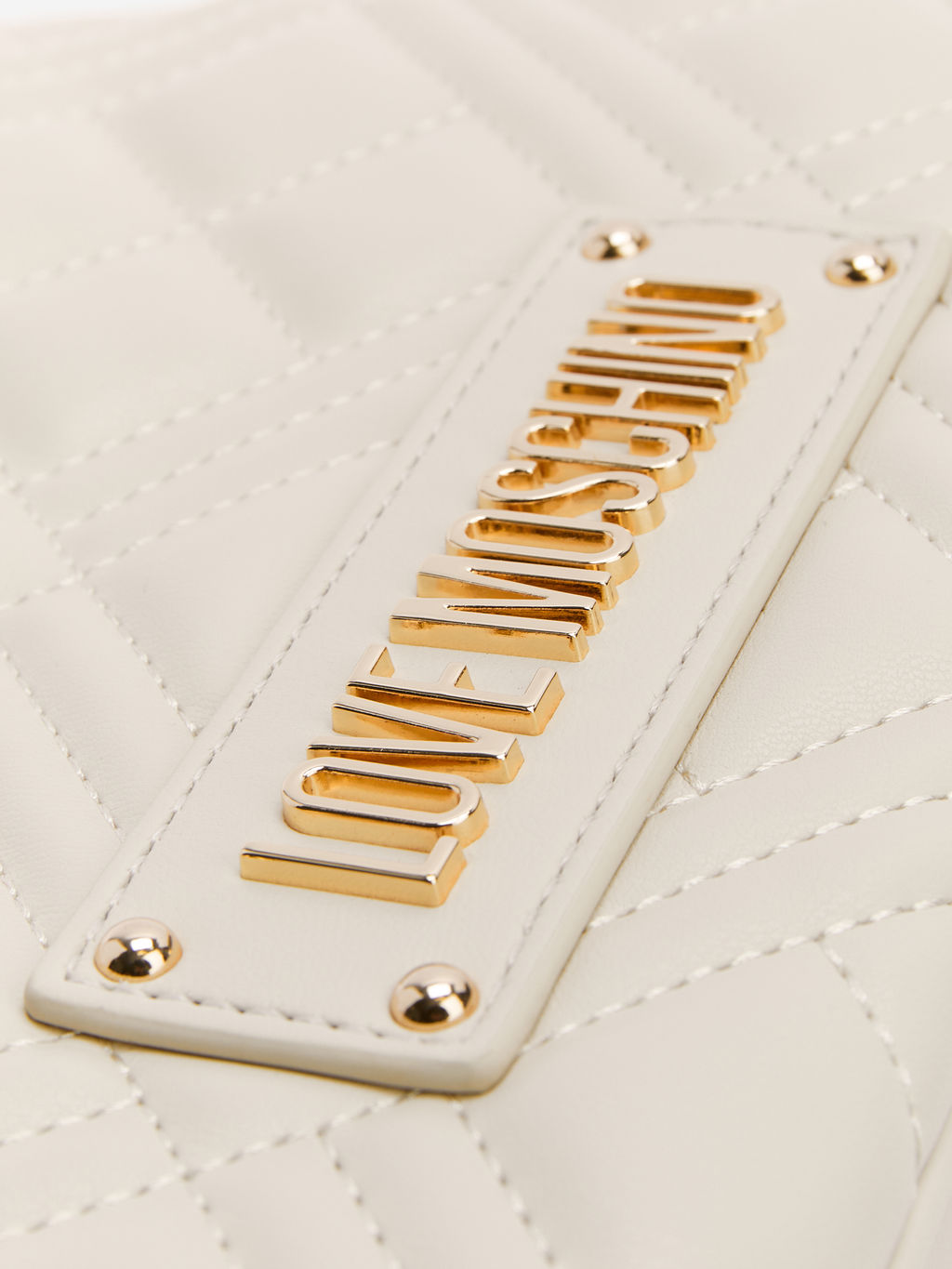 Женская сумка на плечо LOVE MOSCHINO LAMINATED QUILTED BAG Артикул 4377213, молочно-белый  фото 4