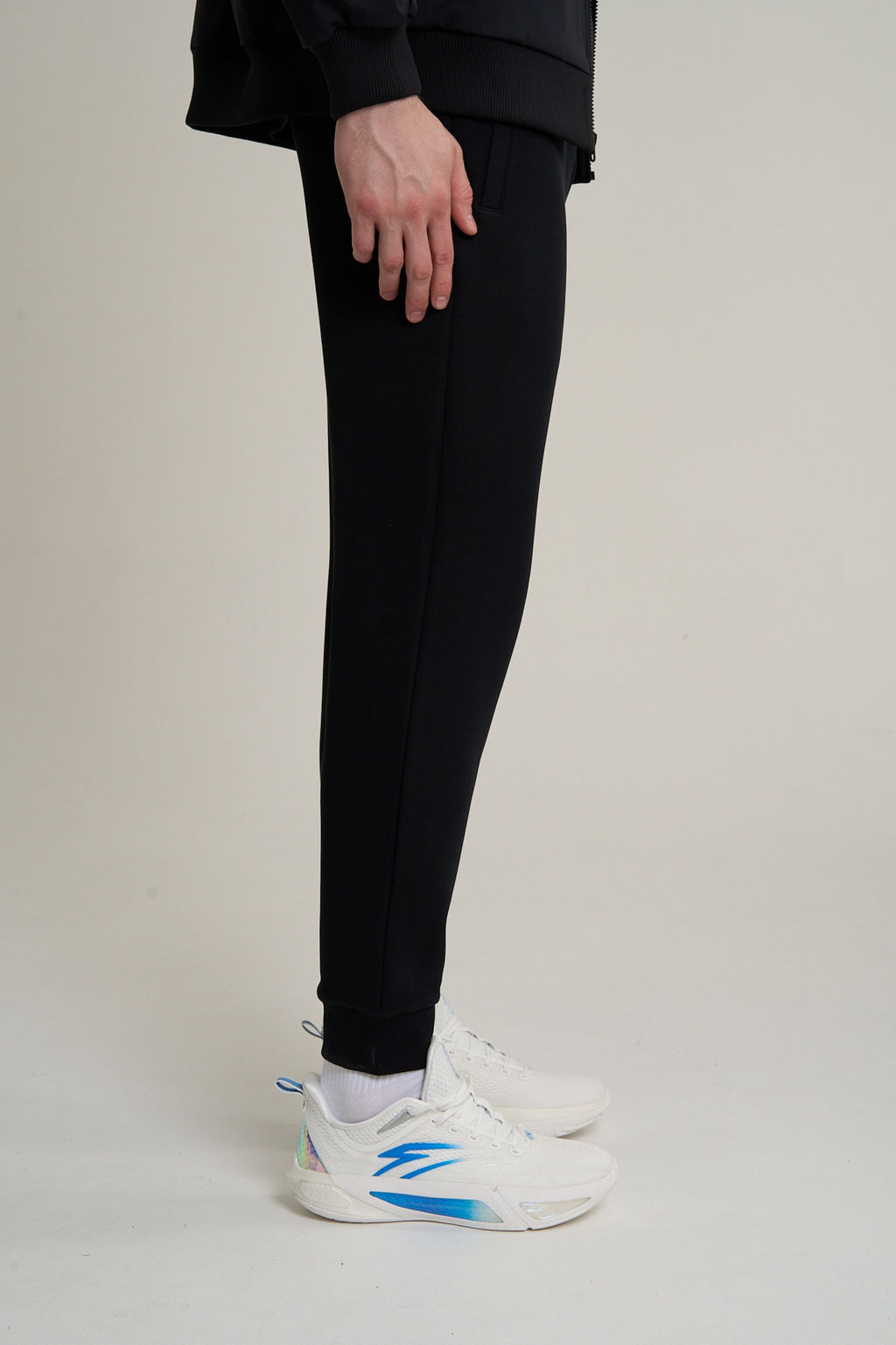 Брюки трикотажные Черный TRN ESSENTIAL Knit Track Pants