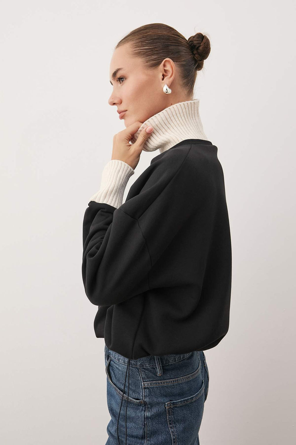 Siyah Triko Garnili Oversize/Genis Kal?p Orme Sweatshirt TWOAW26SW00244 - Trendyolmilla фото 2