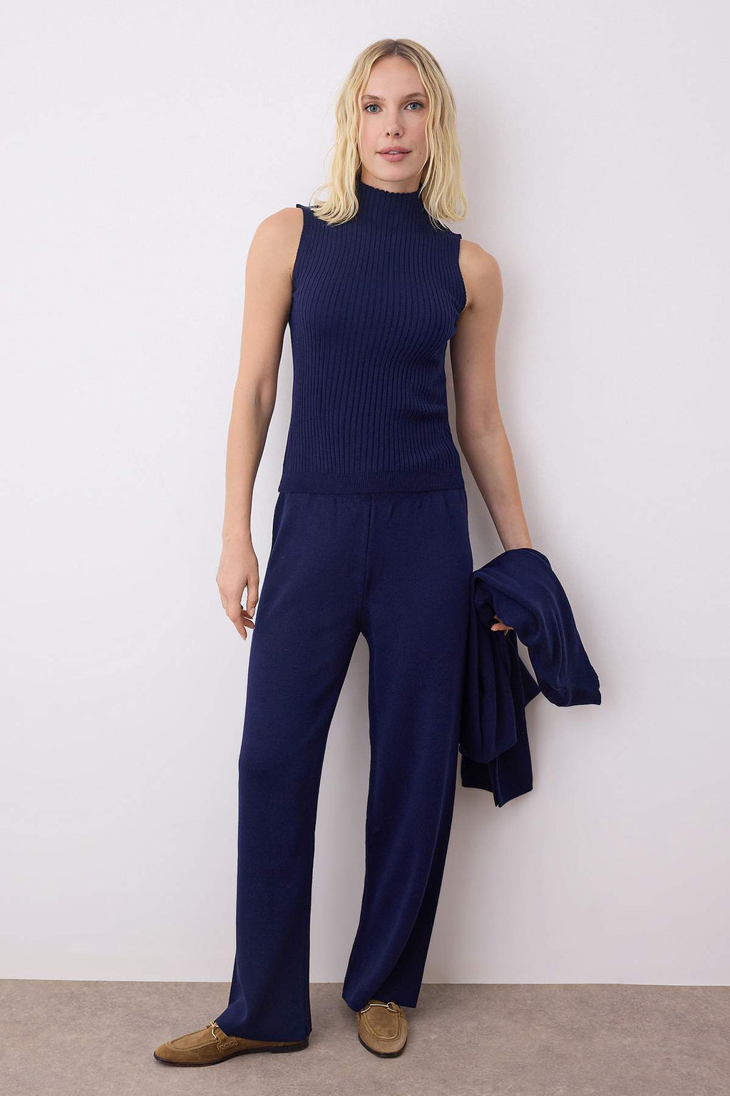 Bej Aksesuar Detayl? 3lu H?rka-Bluz-Pantolon Triko Tak?m TWOAW26AU00049 - Trendyolmilla фото 6