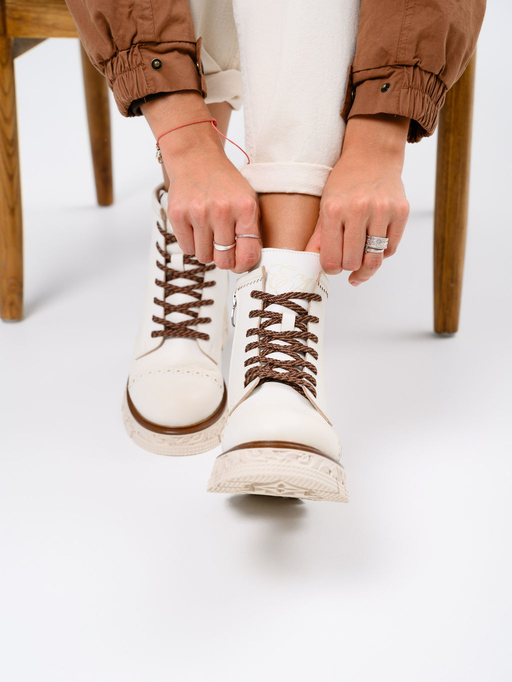 Ботинки 319.PODYUM141w.Вакса белая/шерсть