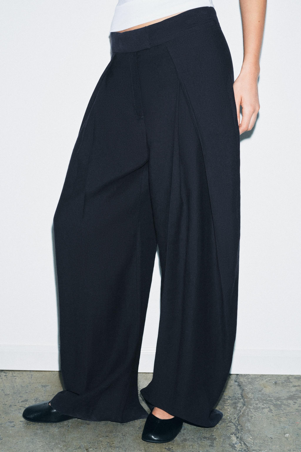 ZW COLLECTION WIDE-LEG PLEATED TROUSERS - Zara фото 4