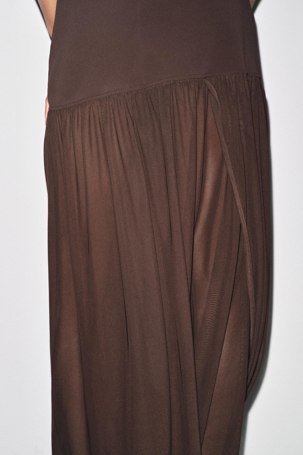 HALTERNECK DRESS WITH MATCHING DETAIL - Zara фото 13