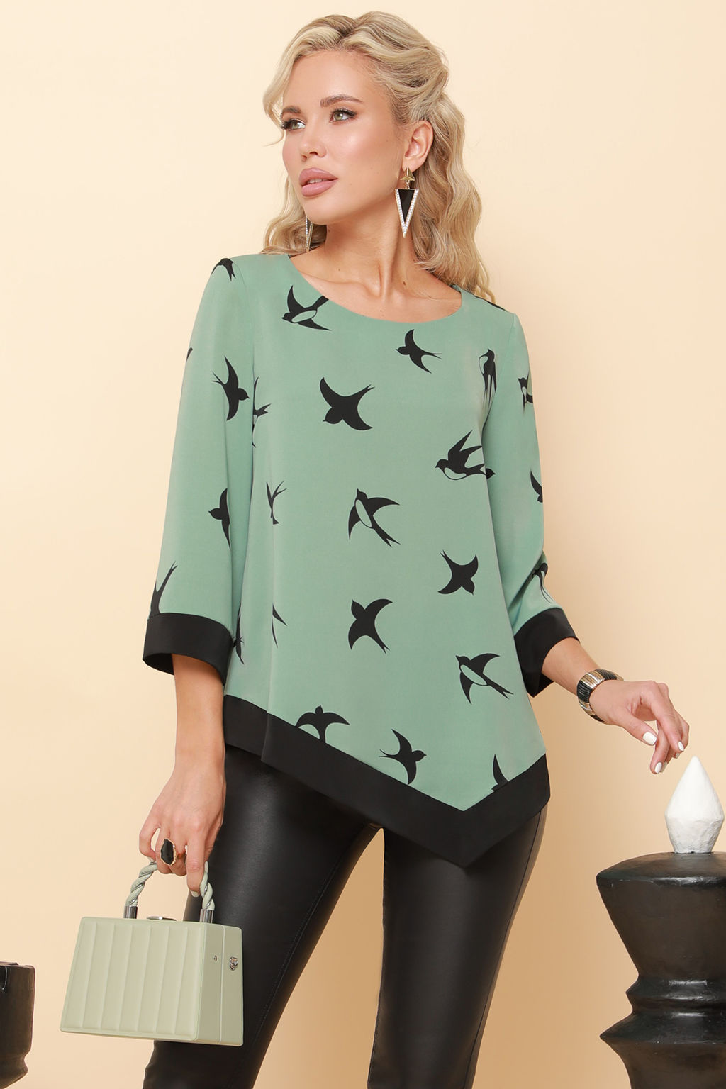 Блузка мятная с контрастной отделкой - Dstrend фото 4