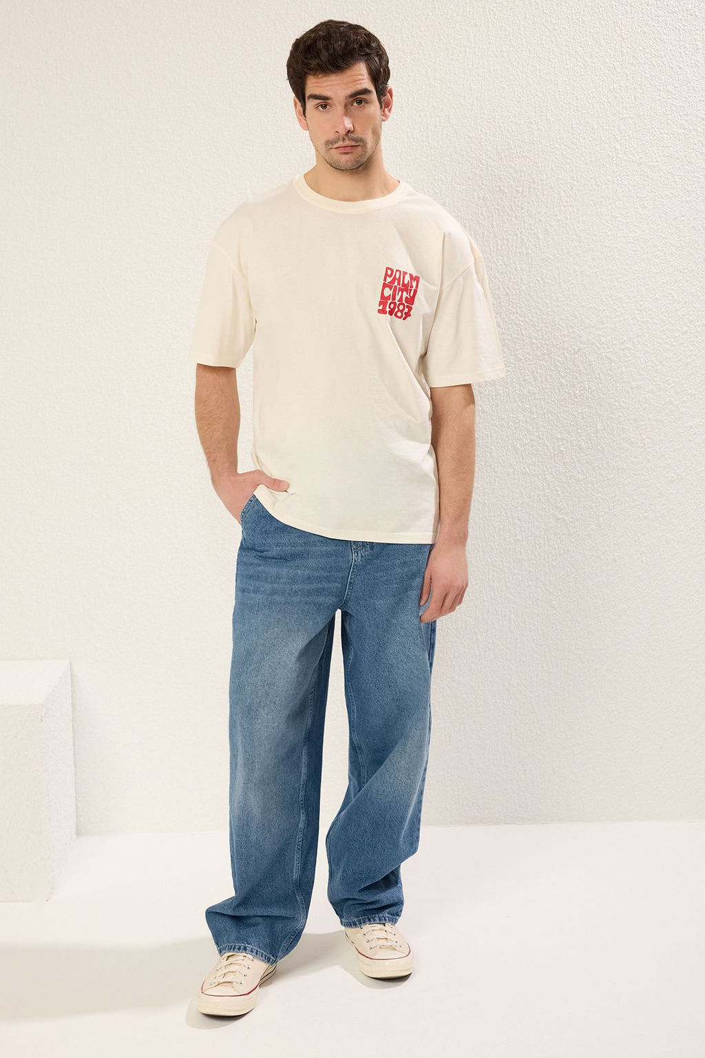TRENDYOL MAN Siyah Oversize/Genis Kesim Bisiklet Yaka Kabar?k S?rt Bask?l? T-Shirt TMNSS25TS00044 - Trendyolmilla фото 4