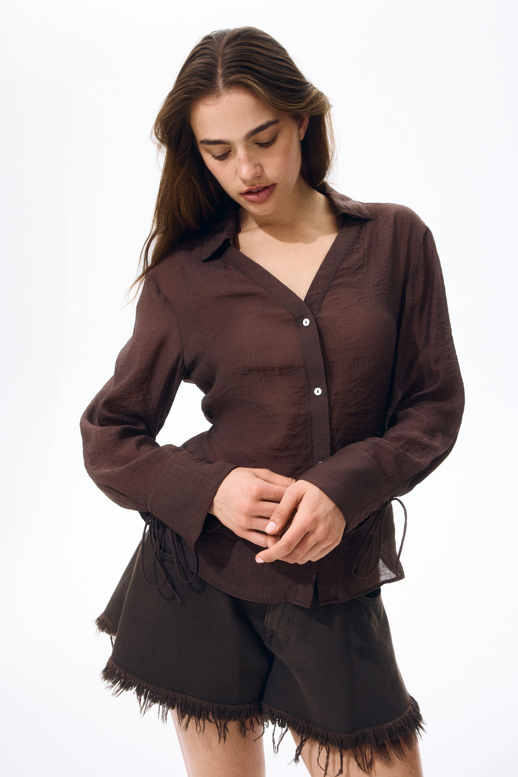 Camisa en mezcla de lino con lazadas decorativas - H&m фото 2
