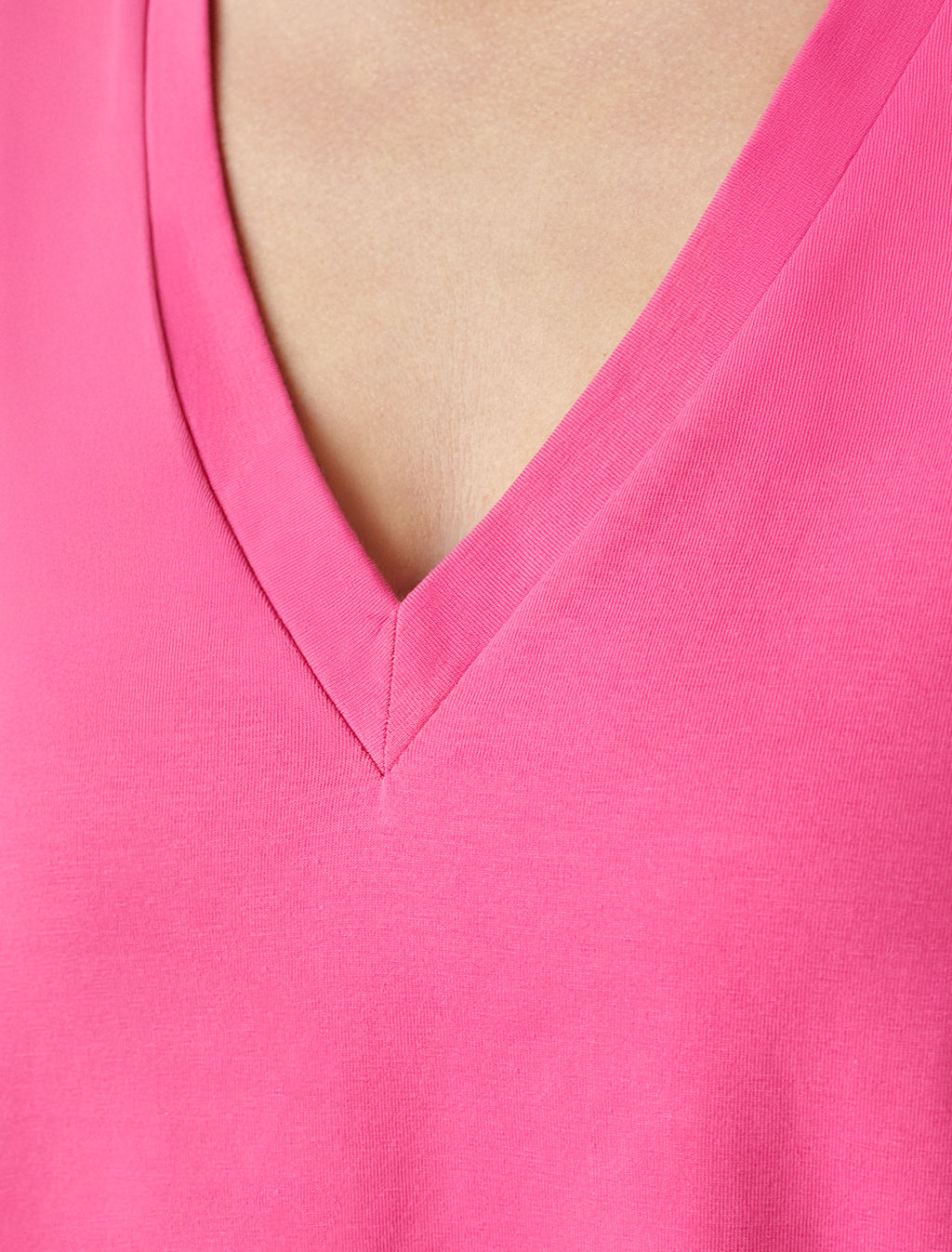 Футболка Vilatte D49.096 из хлопка с эластаном розовая фуксия  фото 2