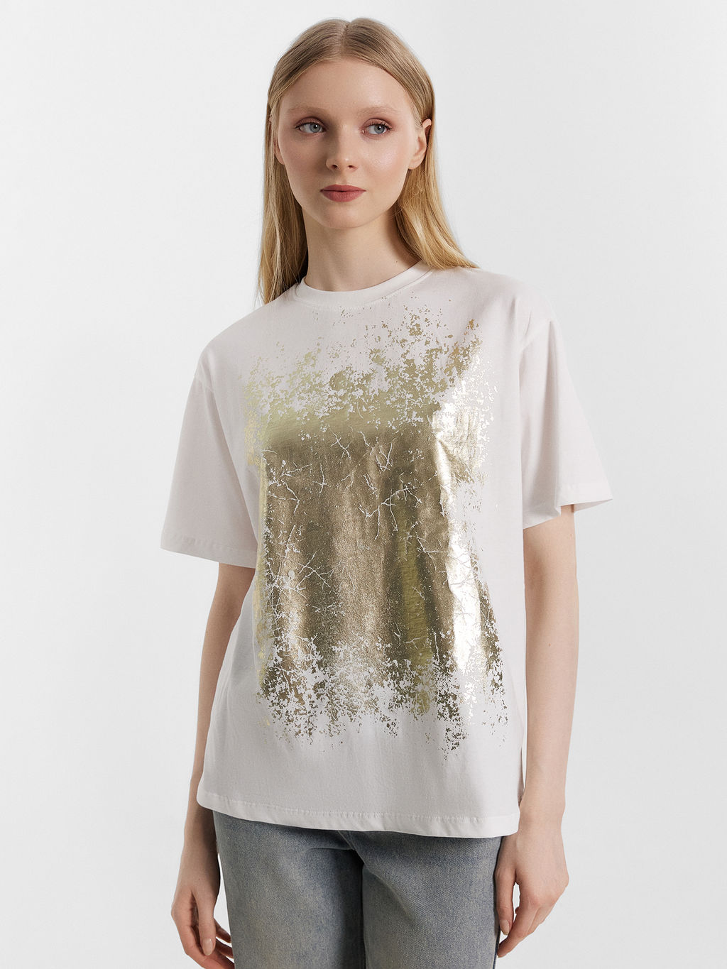 Футболка женская белая с золотистой отделкой белый +печать6 112678 - Mark formelle фото 2