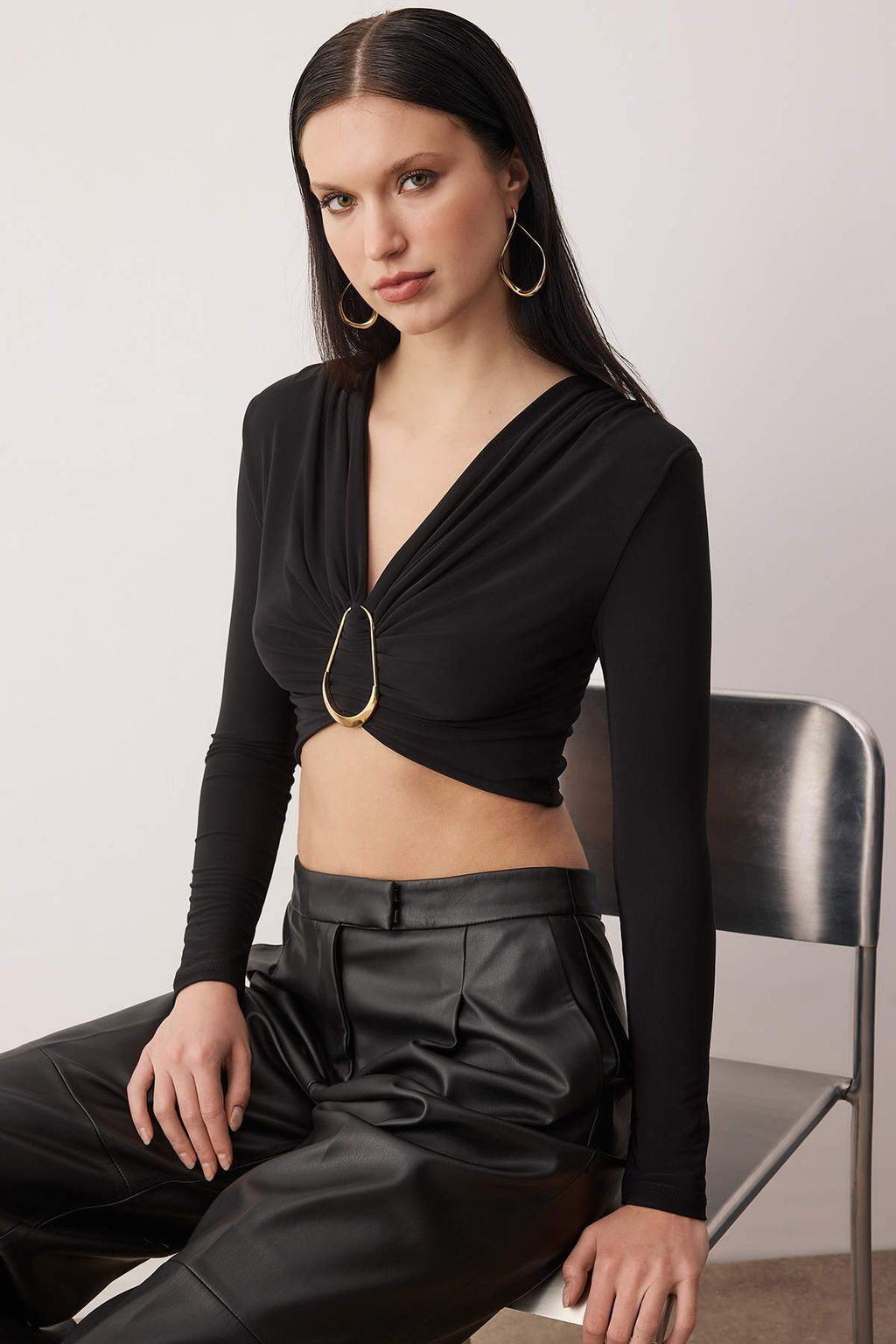 Siyah Toka Detayl? V Yaka Uzun Orme Sandy Party Bluz TPRAW26BZ00063