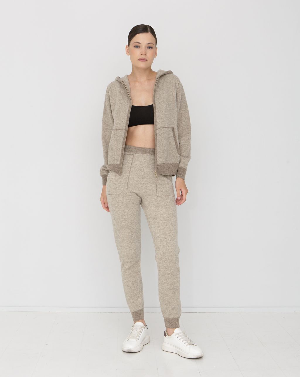 Кофта из 100% шерсти с капюшоном BS