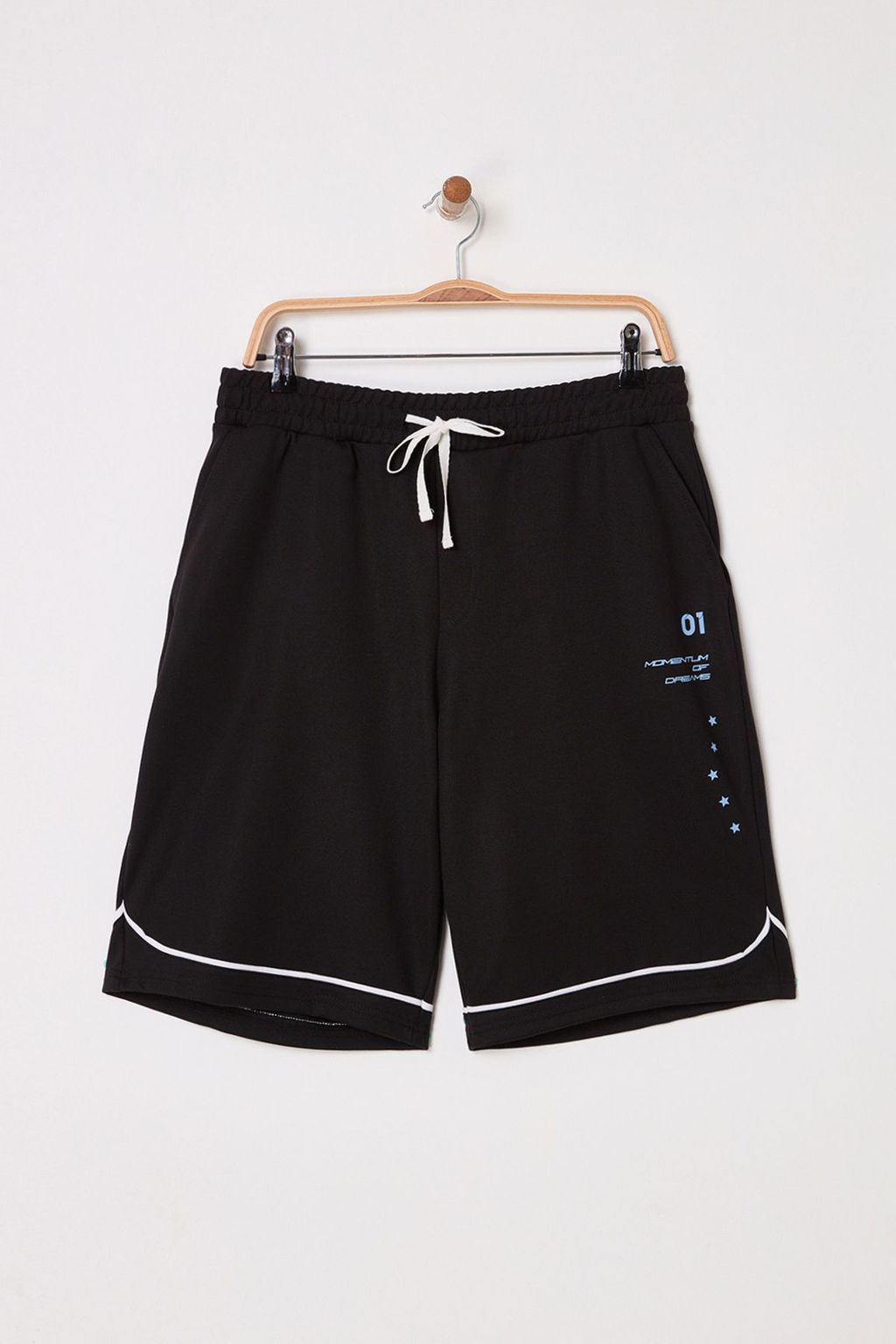 TRENDYOL MAN Siyah Oversize/Genis Kesim Kolej Temal? Sort & Bermuda TMNSS25SR00017