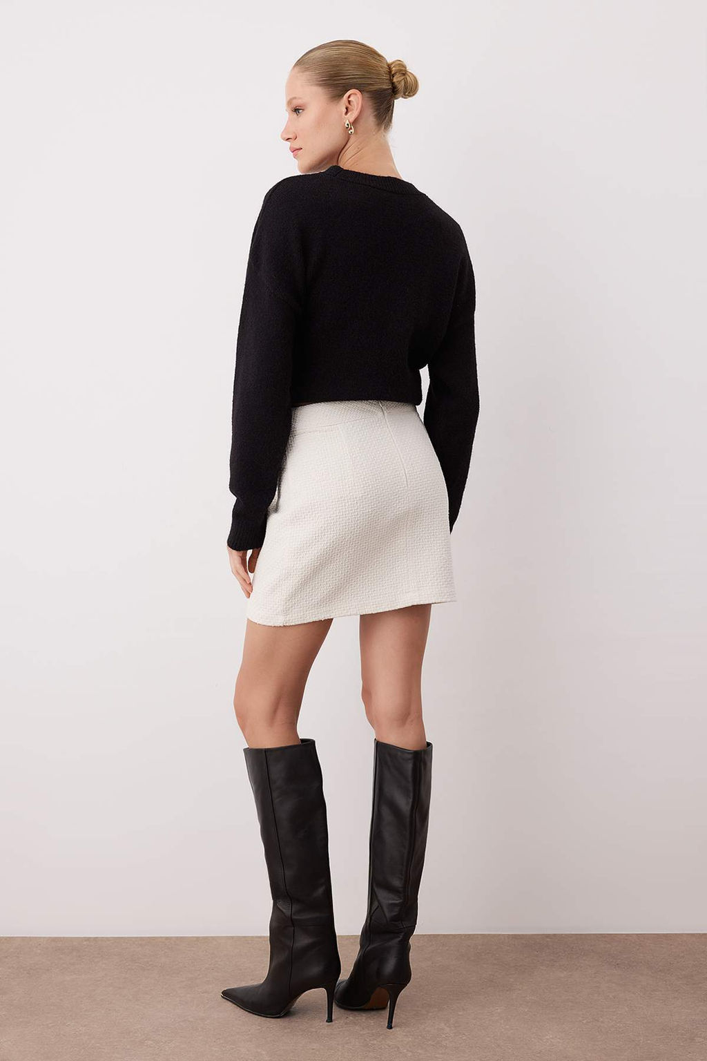 Ekru Dugmeli Tuvit Dokuma Mini Etek TWOAW26ET00098 - Trendyolmilla фото 4