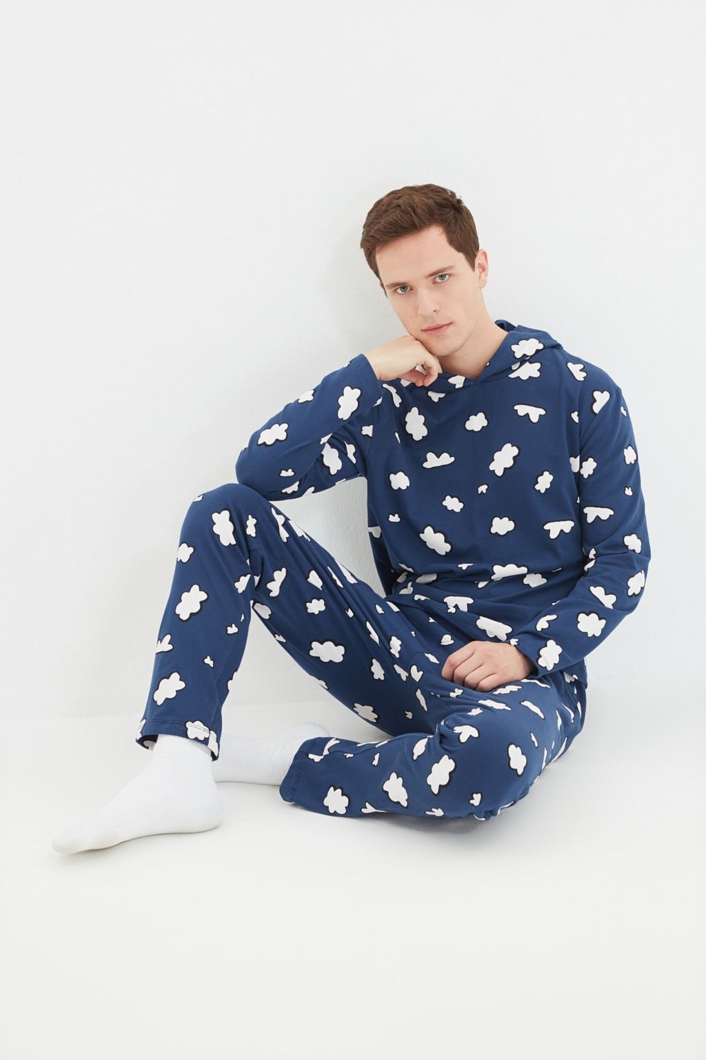 TRENDYOL MAN Lacivert Regular Fit Bask?l? Ust Kapusonlu %100 Pamuk Pijama Tak?m? TMNAW22PT1067 - Trendyolmilla фото 5