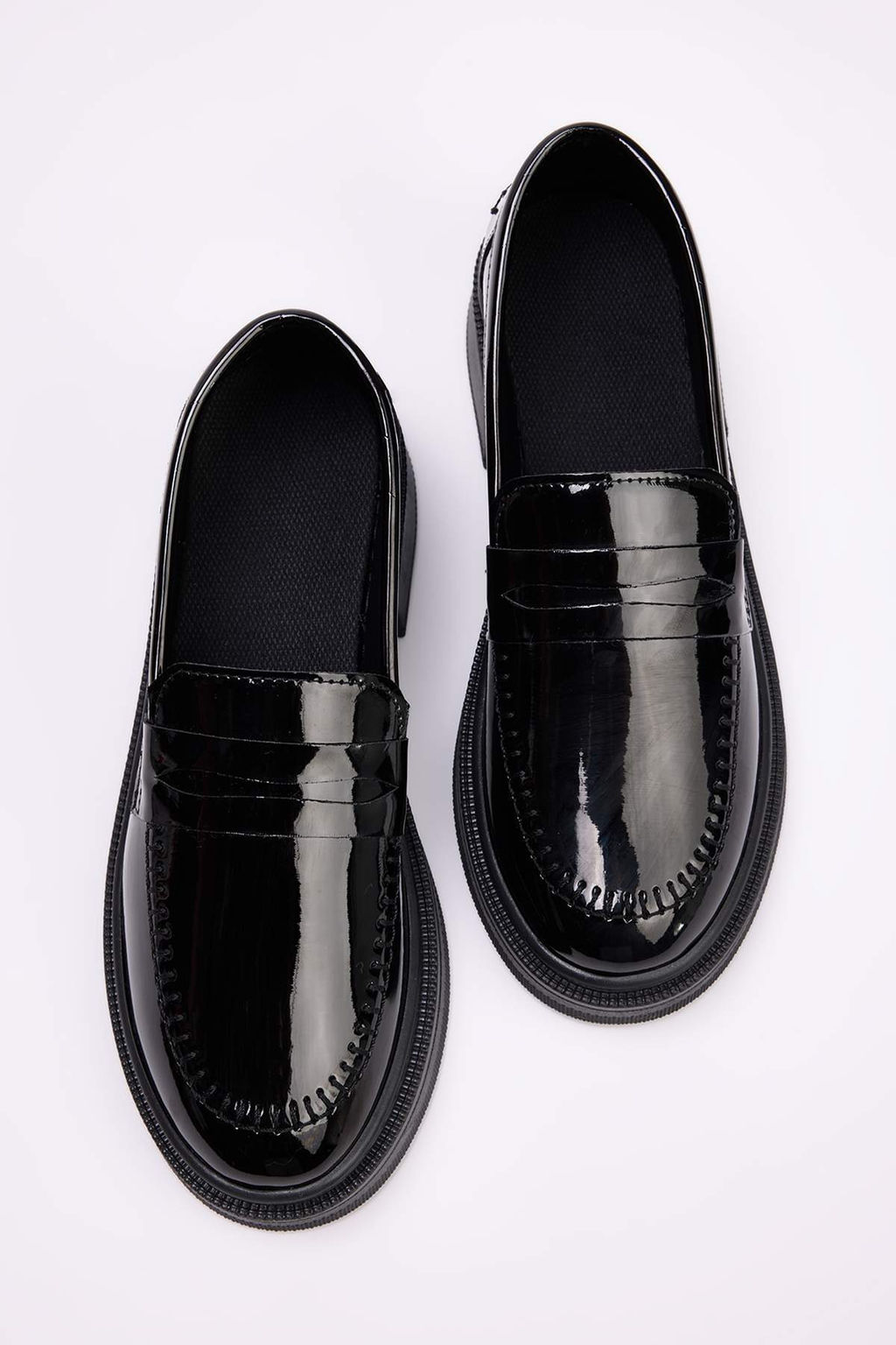 Siyah Rugan Dikis Detayl? Kad?n Loafer Ayakkab? TAKAW26LA00006