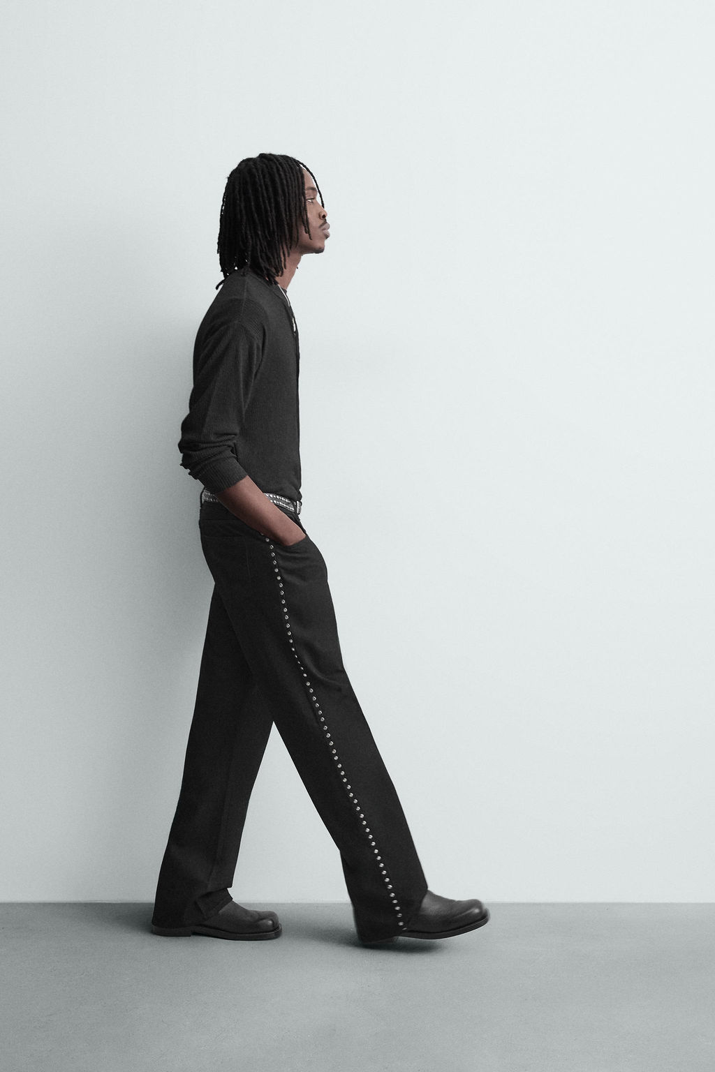 FLARE FIT JEANS WITH STUDS - Zara фото 6