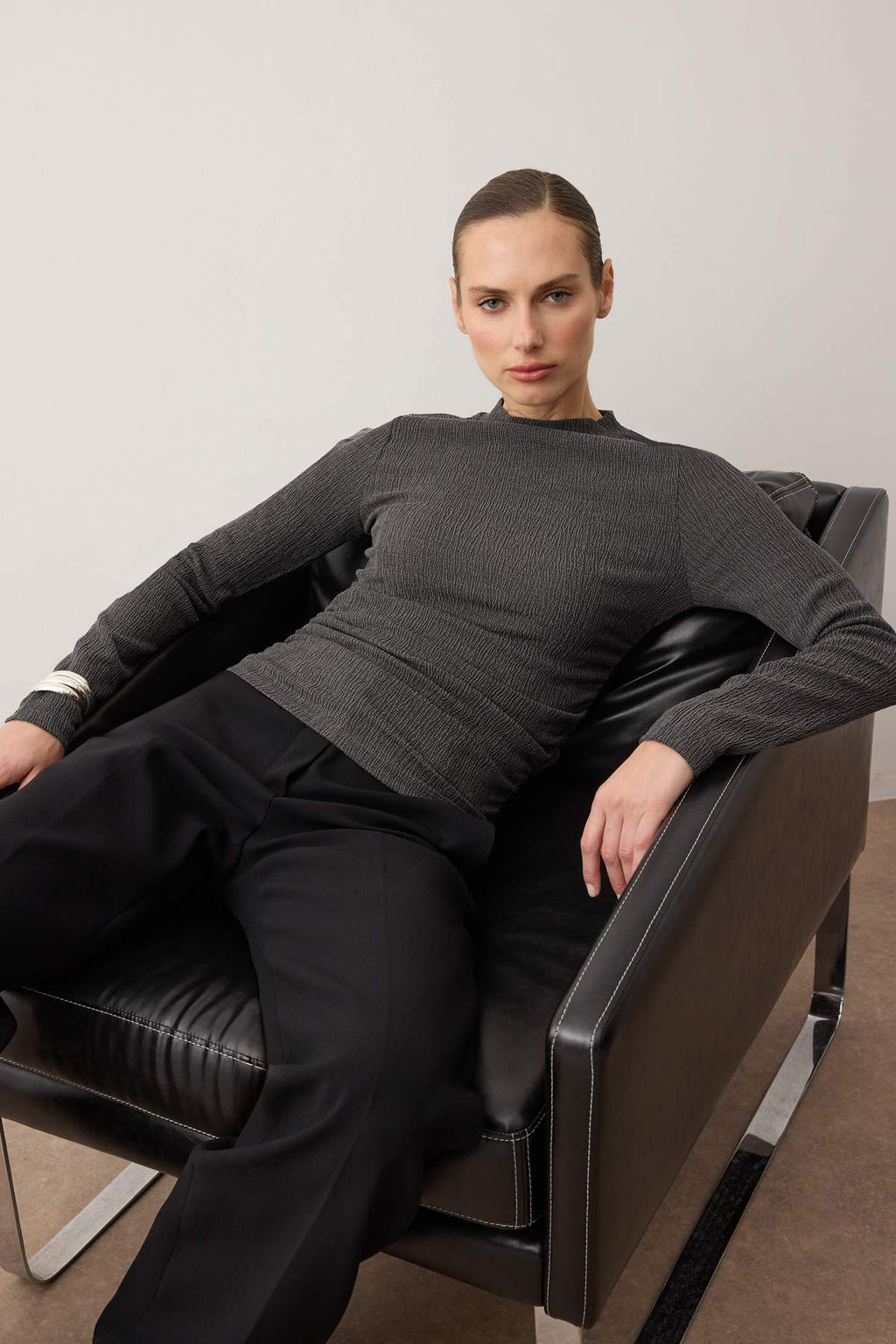 Antrasit Dik Yaka Buzgu/Drape Detayl? Regular/Normal Kal?p Orme Bluz TWOAW25BZ00221 - Trendyolmilla фото 7