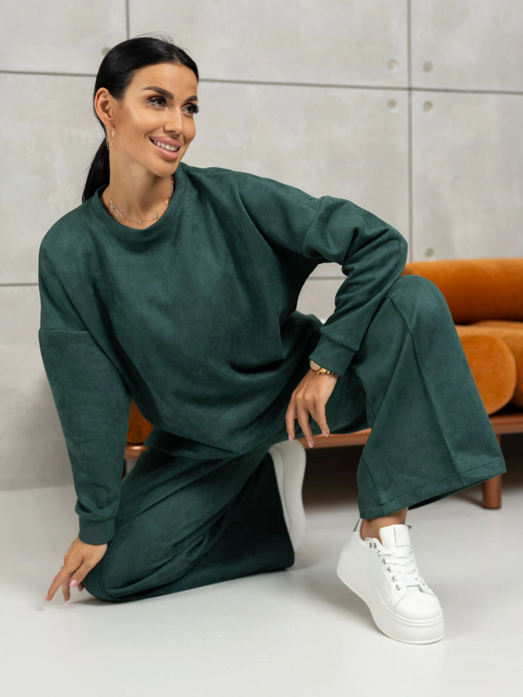 Костюм женский под замшу мод.2082 - Барболета фото 2