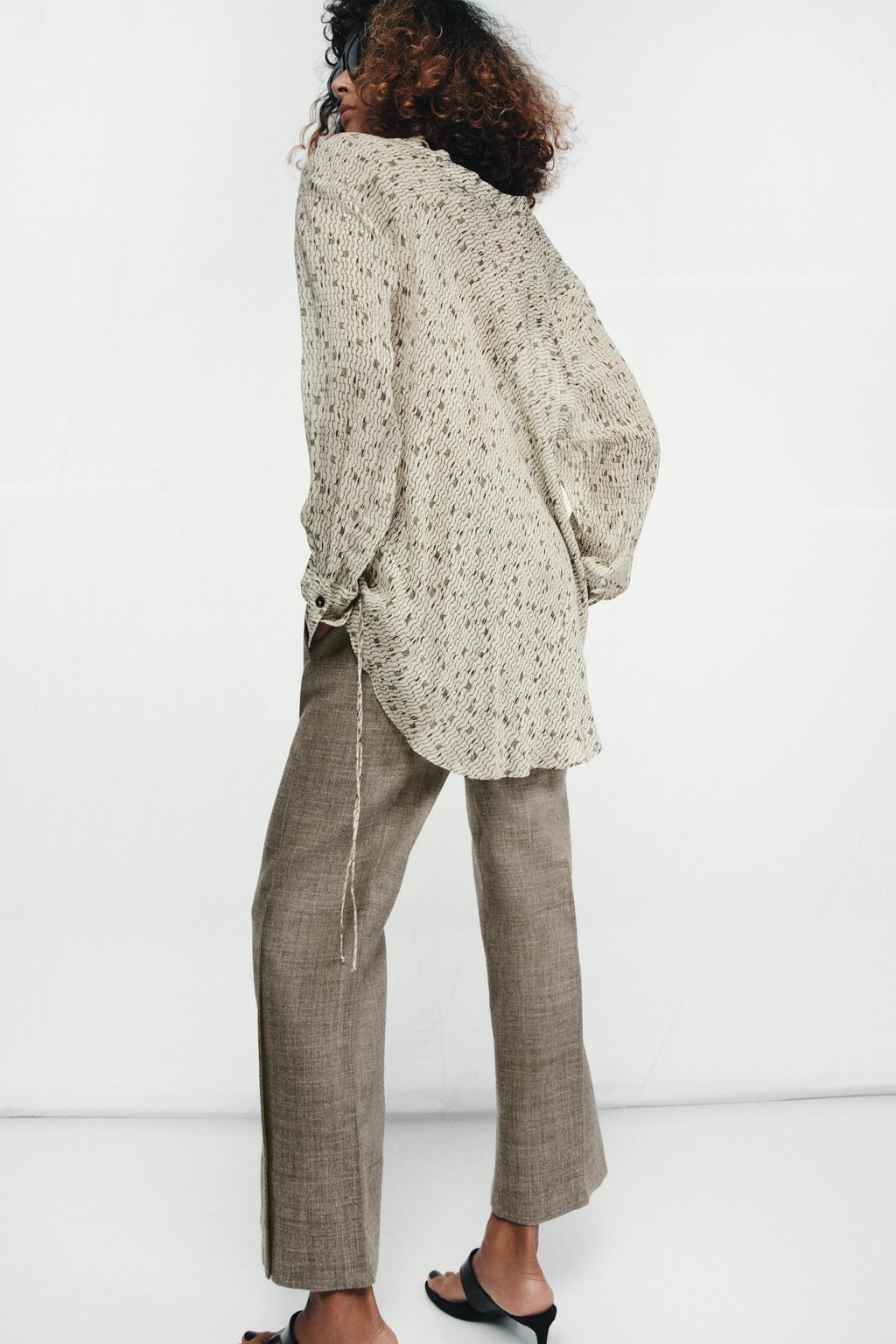 PANTAL?N CROPPED FLARE CON LANA ZW COLLECTION / Tostado - Zara фото 2