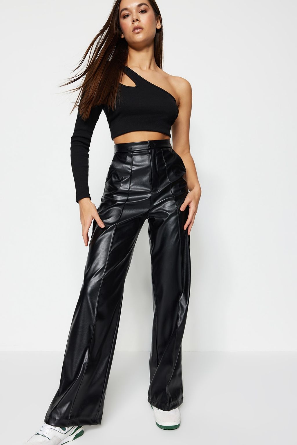 TRENDYOLMILLA Siyah Suni Deri Wide Leg/Genis Paca Nervurlu Yuksek Bel Pantolon TWOSS23PL00131