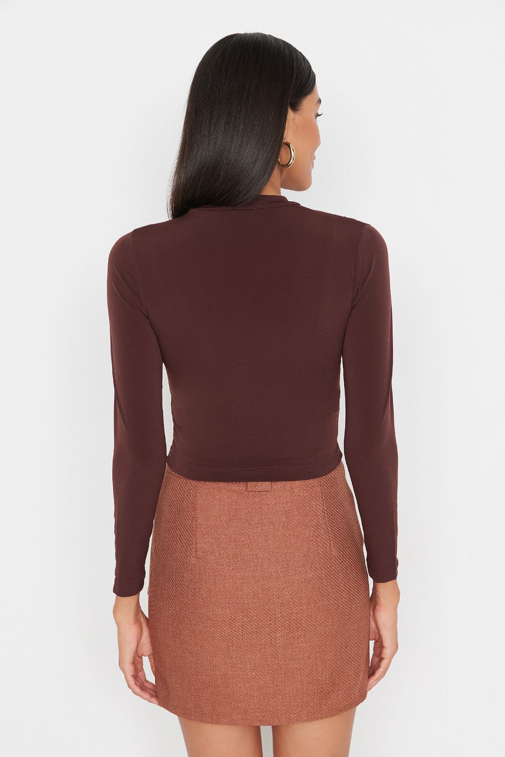Kahverengi Dik Yaka Fitted/Vucuda Oturan Uzun Kol Buzgulu Esnek Orme Bluz TWOAW23EL01391