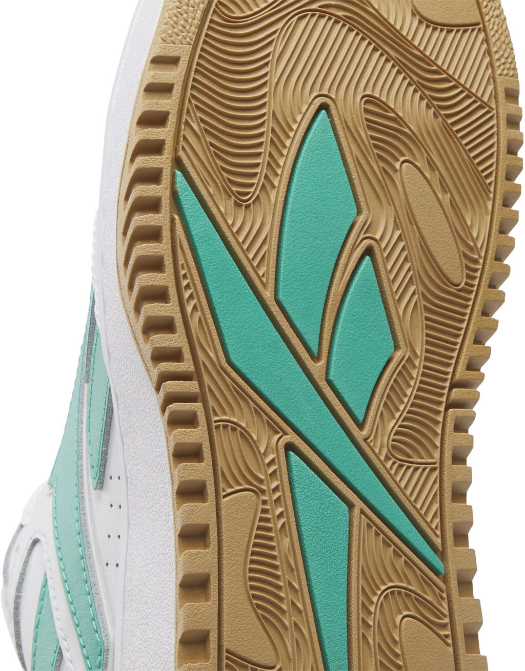 Кроссовки женские