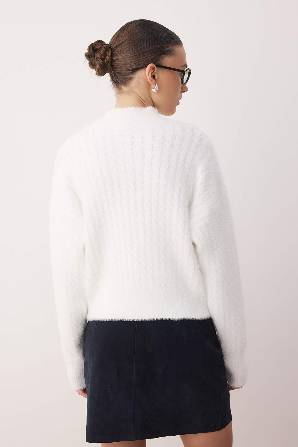 Ekru Sakal/Yumos Iplikli Crop/K?sa Triko Kazak TWOAW26KZ00192 - Trendyolmilla фото 4