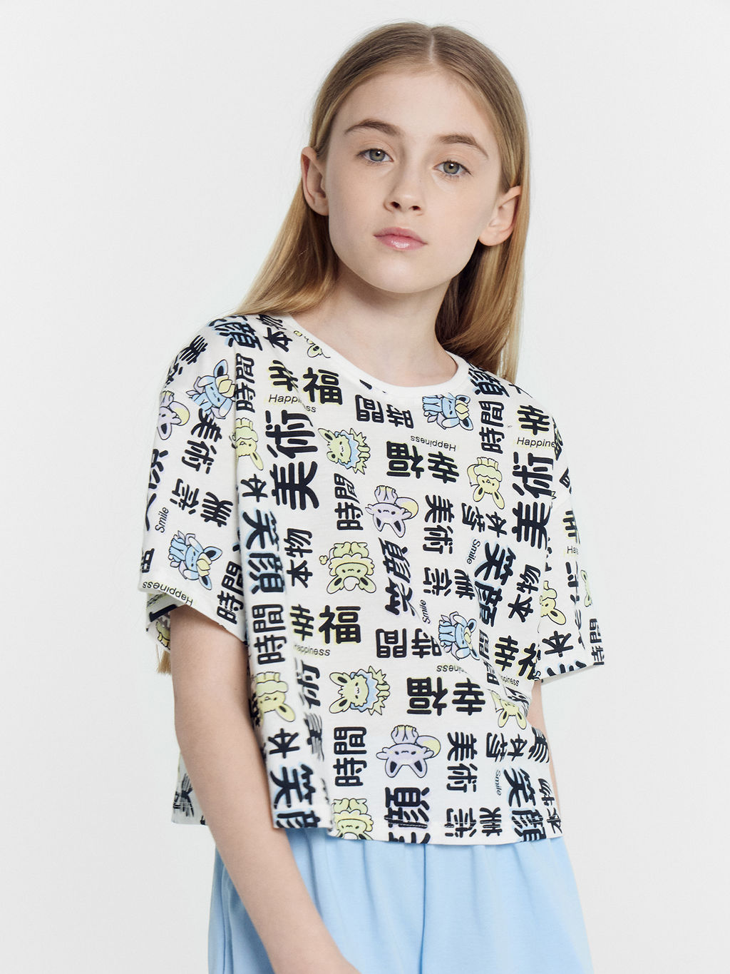 Футболка для девочек белая с принтом иероглифы - Mark formelle фото 7