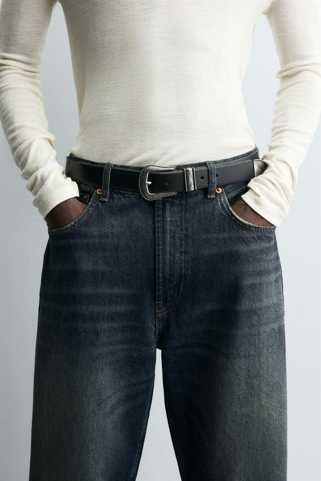 VINTAGE EFFECT LEATHER BELT