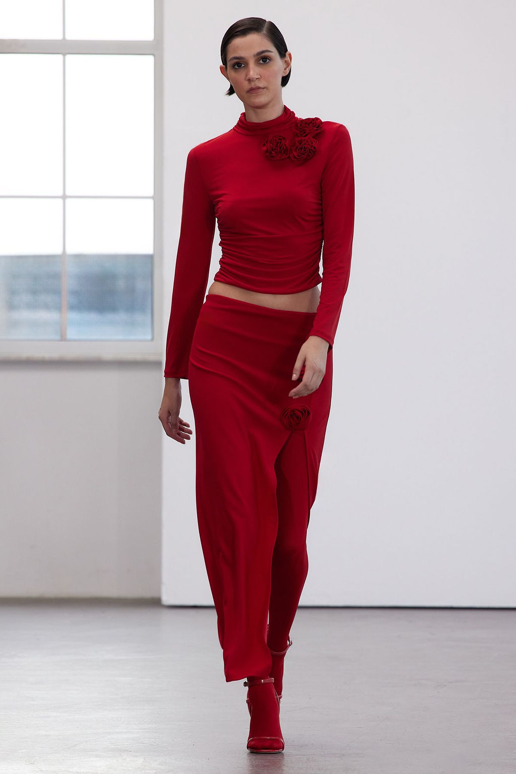 Limited Edition Orme Gul Detayl? Krep Bluz TPRAW25BZ00006 - Trendyolmilla фото 4