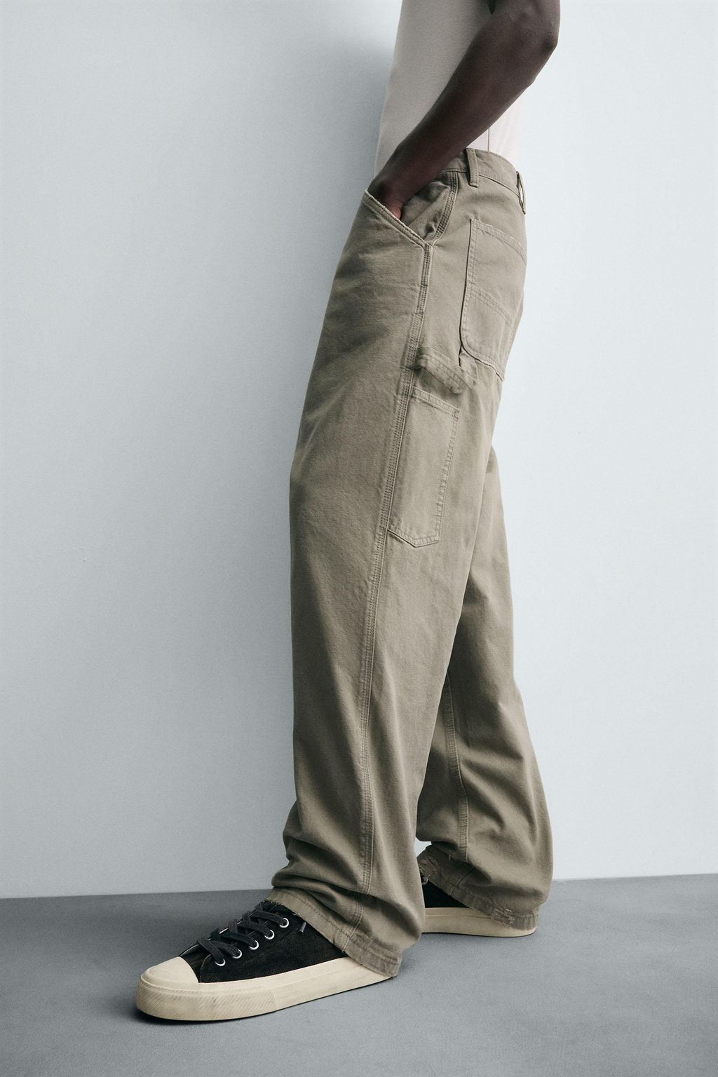 WASHED EFFECT CARPENTER TROUSERS - Zara фото 5