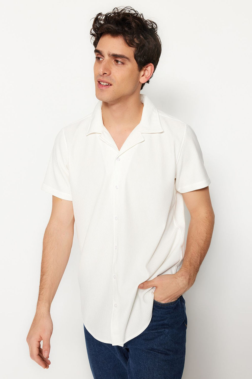 Beyaz Regular Fit Apas Yaka Yazl?k Gomlek TMNSS23GO00105