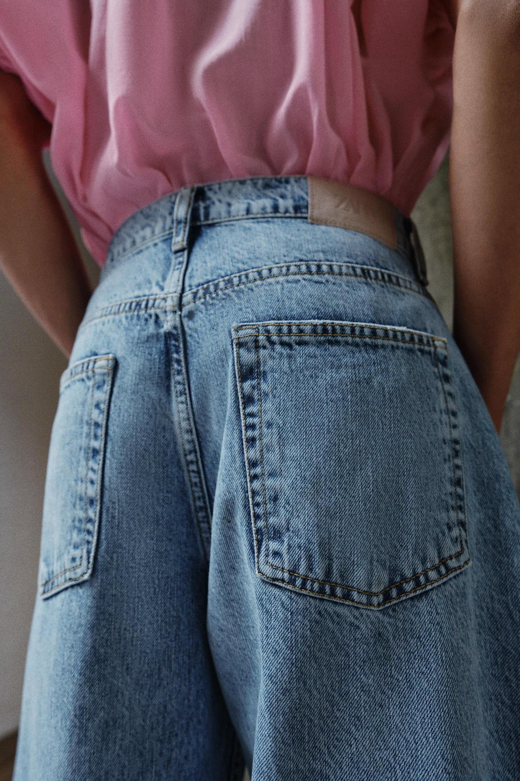 JEANS Z1975 BARREL TIRO MEDIO RAYA PLANCHADA / Azul medio - Zara фото 7