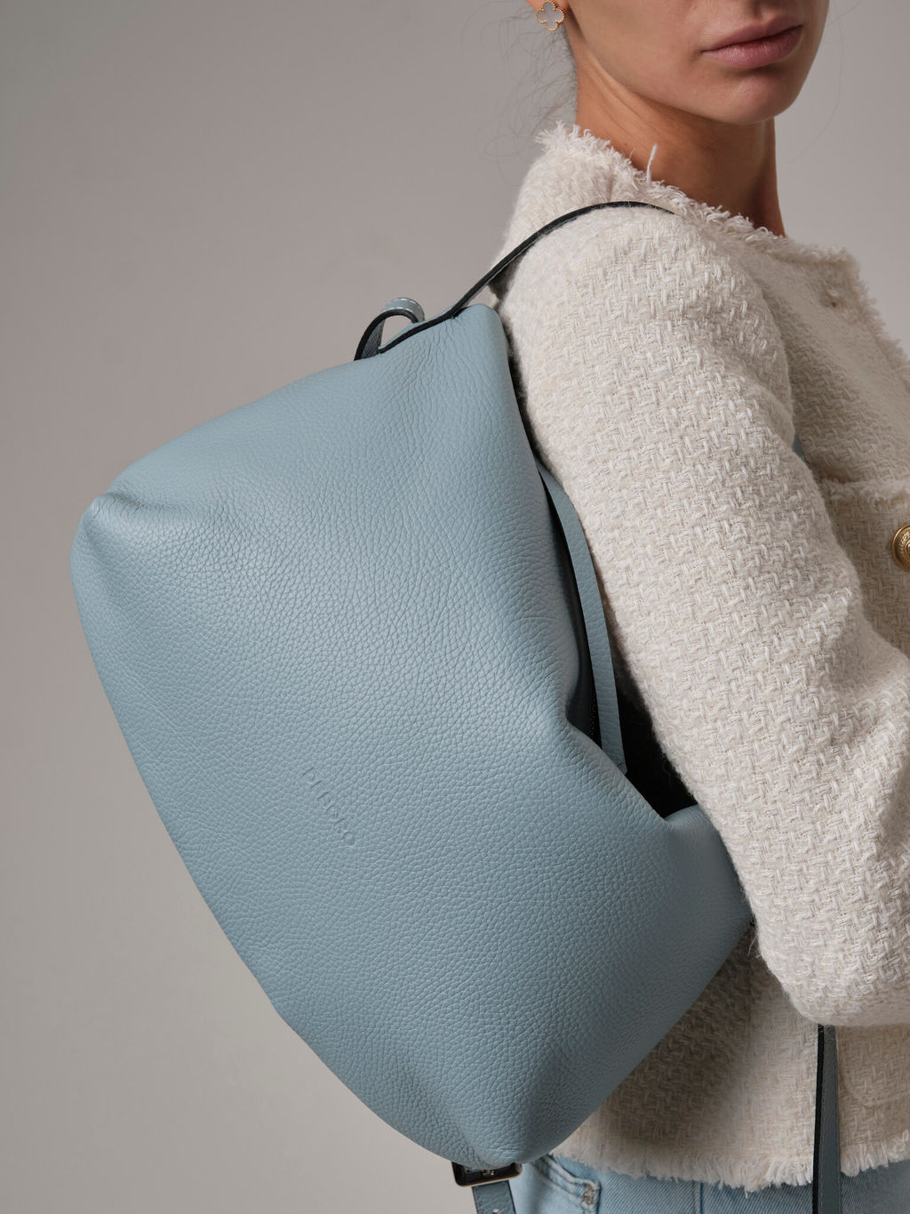 Сумка кожаная на плечо Deboro 30963 серое небо