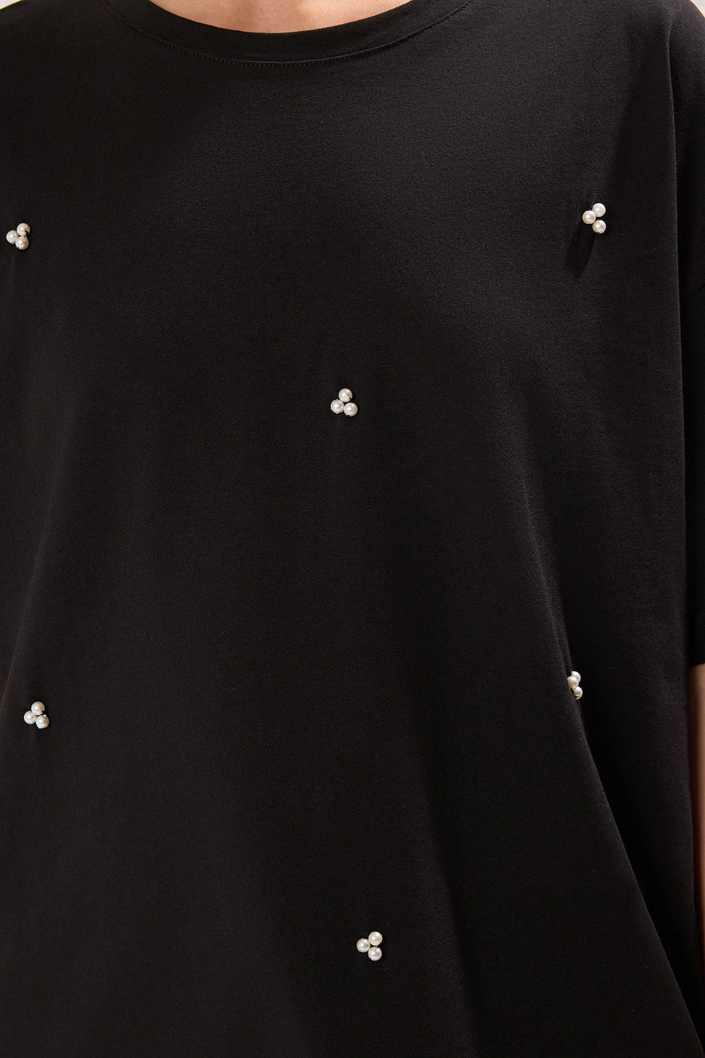 TRENDYOLMILLA Siyah Inci Tas Detayl? Oversize/Genis Kal?p Orme T-Shirt TWOSS25TS00174 фото 3