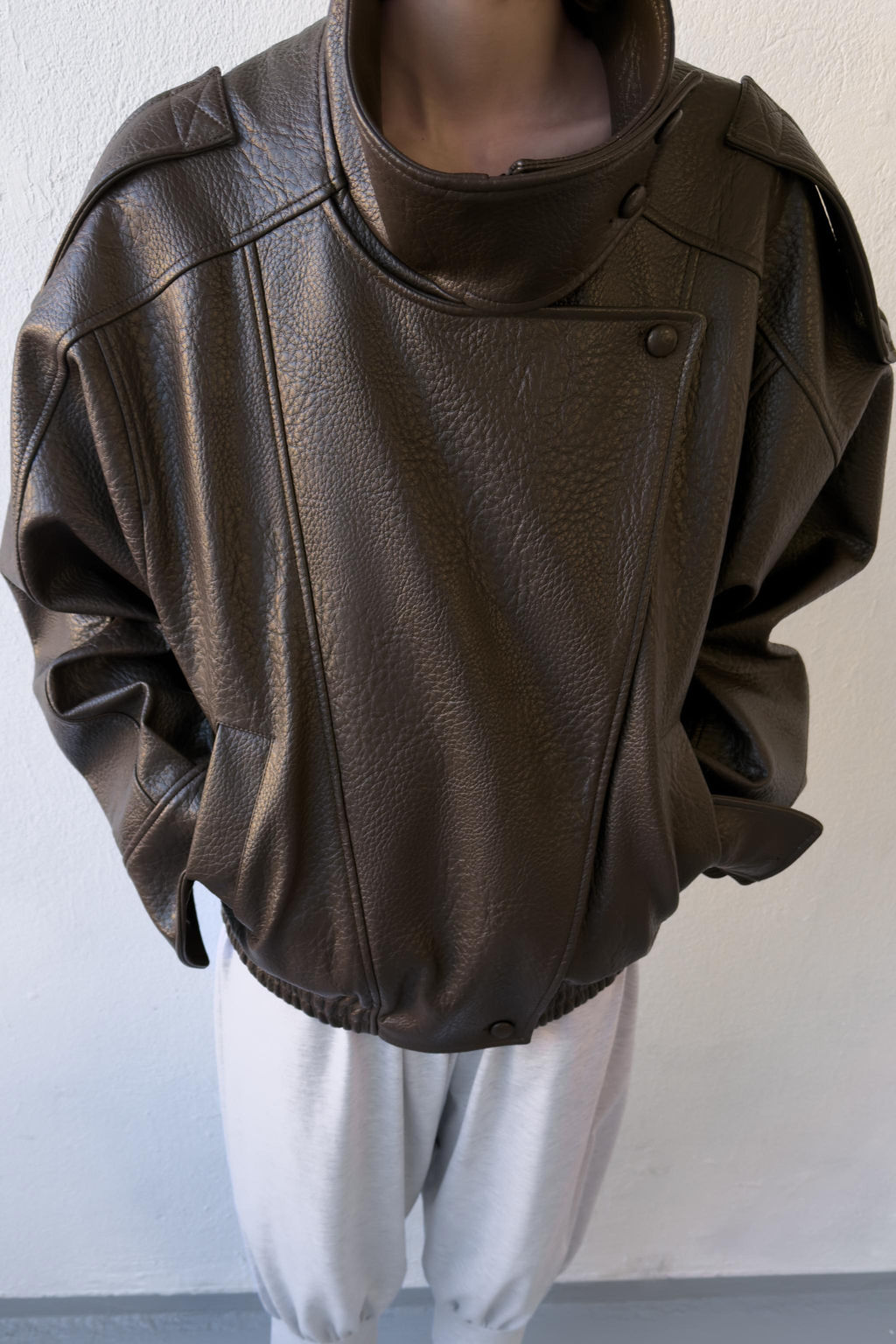 LEATHER EFFECT BIKER JACKET - Zara фото 16