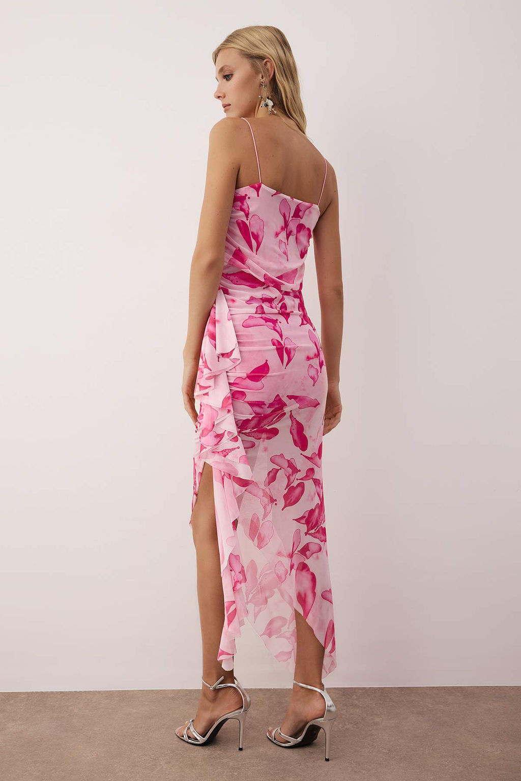 TRENDYOLMILLA Cok Renkli Vucuda Oturan F?rf?r Detayl? Tul Orme S?k Elbise TPRSS25EL00276 фото 8