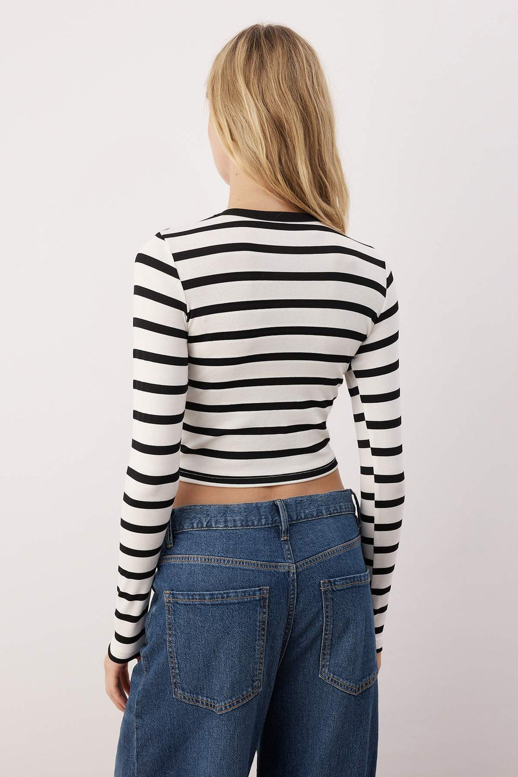 Siyah Cizgili Premium Viskoz Yumusak Kumasl? Fitted Crop Esnek Orme Bluz TWOAW24BZ00048