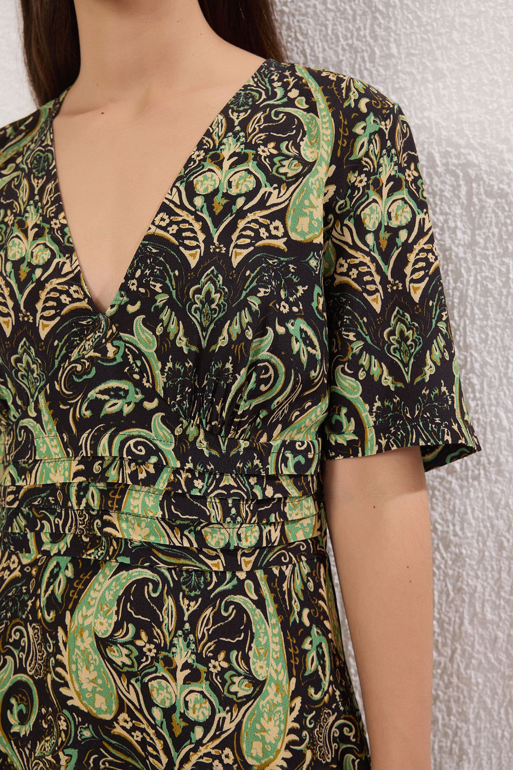 Yesil Sal Desen Etegi Belden Ac?lan K?sa / Mini Dokuma Elbise TWOSS25EL00251 - Trendyolmilla фото 3