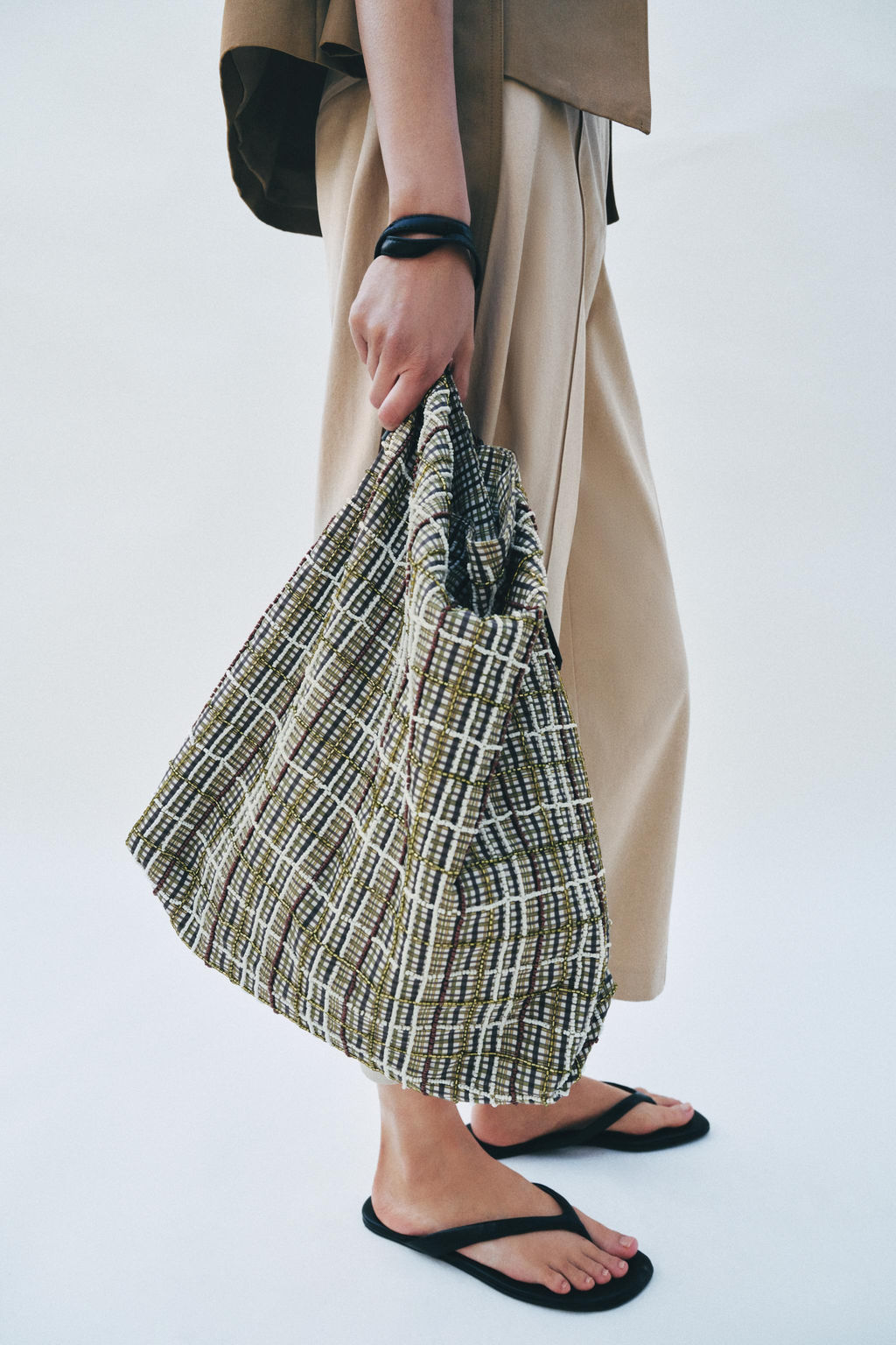 BOLSO SHOPPER APLIQUES BRILLOS / Verde - Zara фото 2