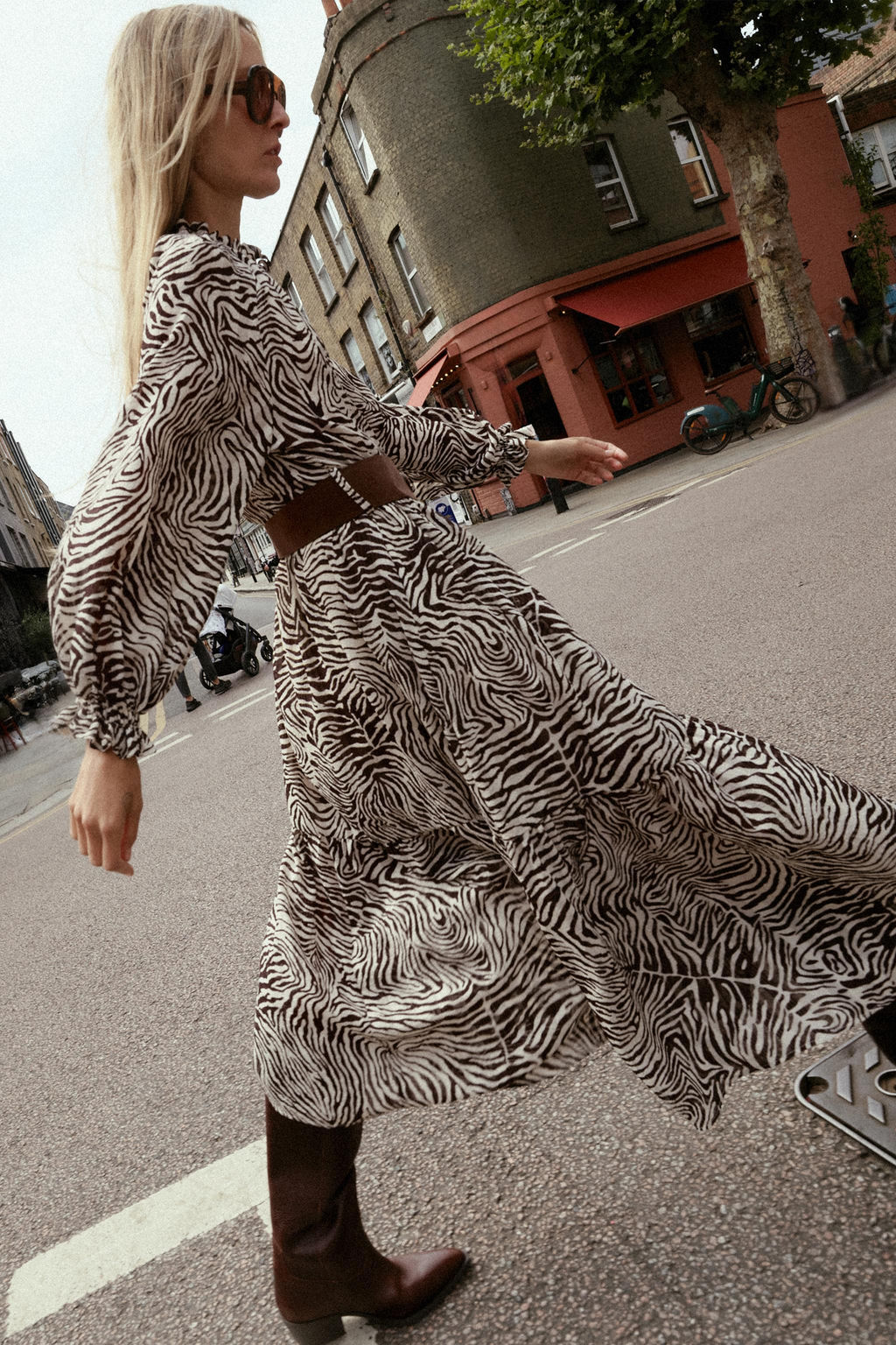 ANIMAL PRINT BELTED DRESS - Zara фото 6