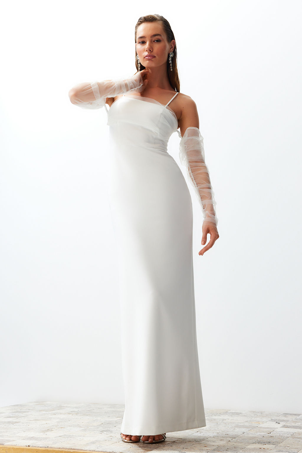 TRENDYOLMILLA Bridal Beyaz Vucuda Oturan Astarl? Dokuma Dugun/Nikah Uzun S?k Abiye Elbise TPRSS24AE00016  фото 2