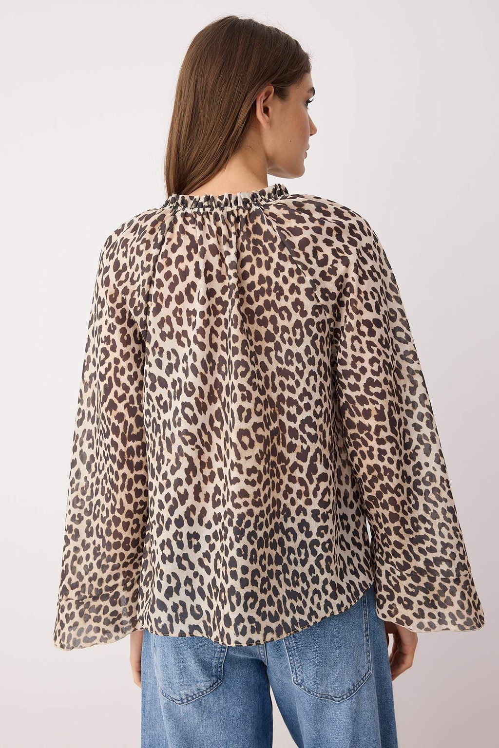 Cok Renkli Volan Kollu Leopar Desenli Dokuma Bluz TWOAW26BZ00054