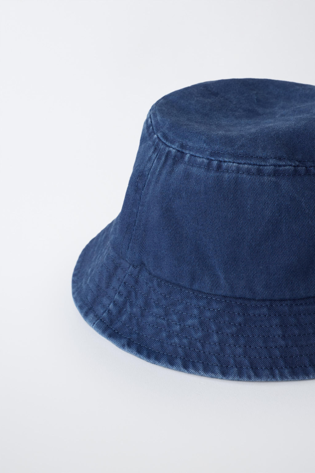 GORRO BUCKET COSTURAS / Azul claro - Zara фото 3