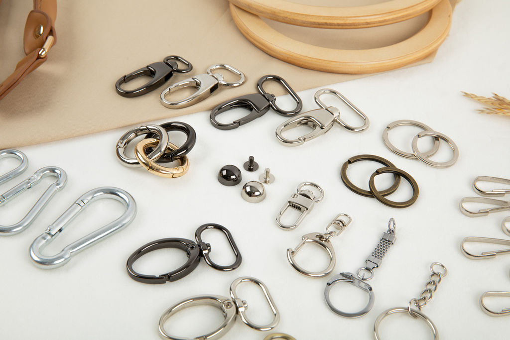 Фурнитура сумочная металл Gamma GH 114/15/10 Карабин 15 мм 10 шт. №24 под бронзу